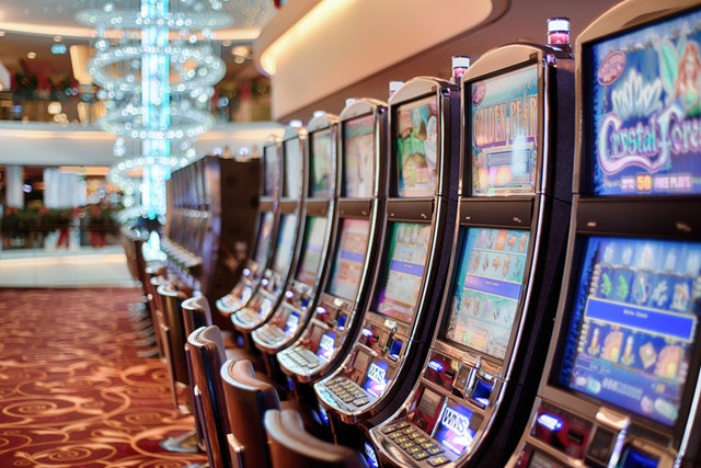 A Look into the Casino: An Expert in Risk Management